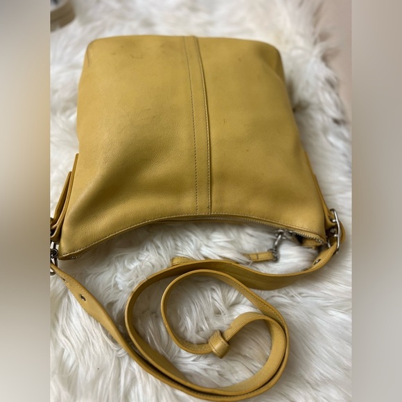 Vintage Coach #9326 Yellow Leather Shoulder Bag - Picture 3 of 12